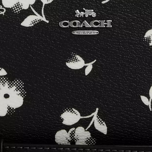 NWT Coach Long Zip Around Wallet With Floral Print - Picture 2 of 4